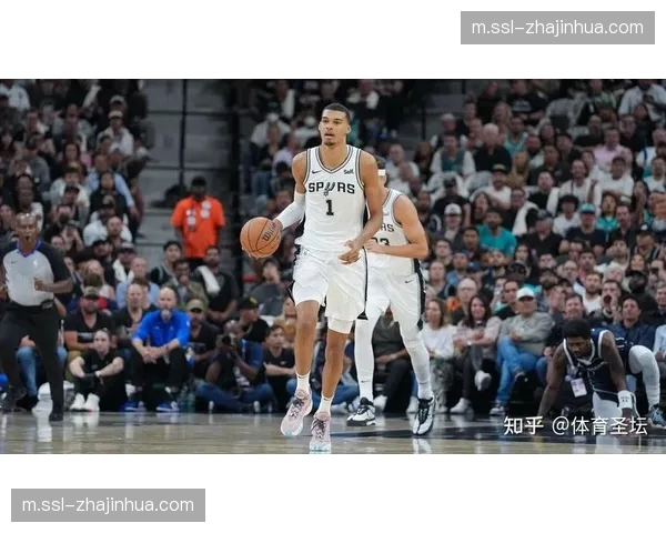 文班亚马三节打卡送出6次封盖 马刺八人上双狂胜76人